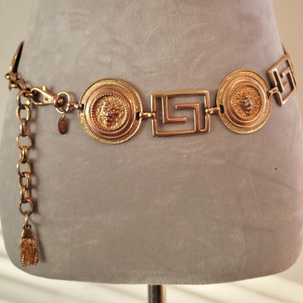 Vintage Gold Tone Metal Adjustable Chain Belt with Lions Head